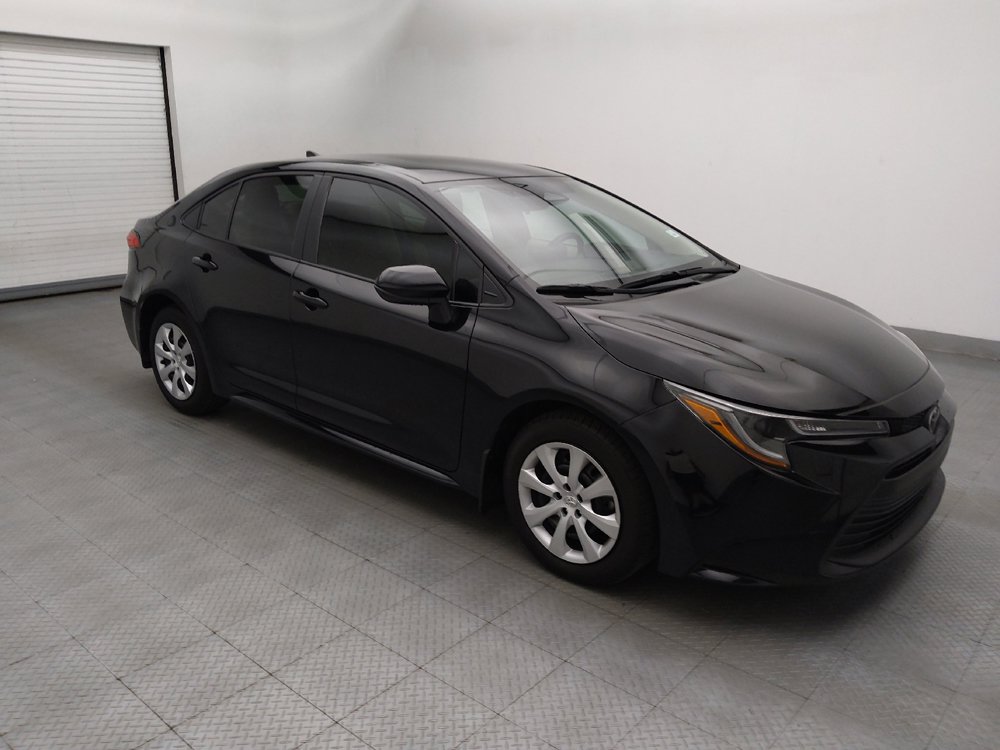 Used 2025 Toyota Corolla LE FWD image 11