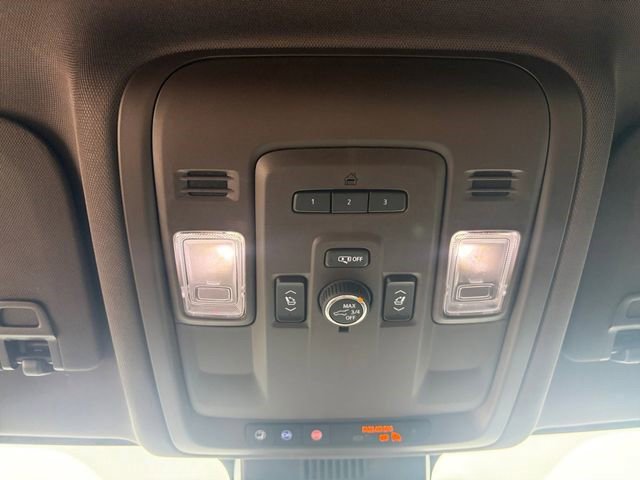 Certified 2024 Chevrolet Tahoe Z71 w/ Luxury Package AWD/4WD image 7