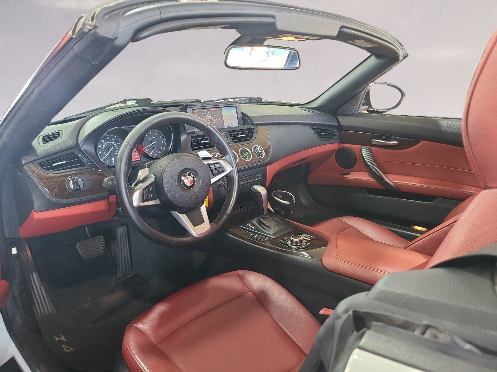 Used 2011 BMW Z4 sDrive30i RWD image 16
