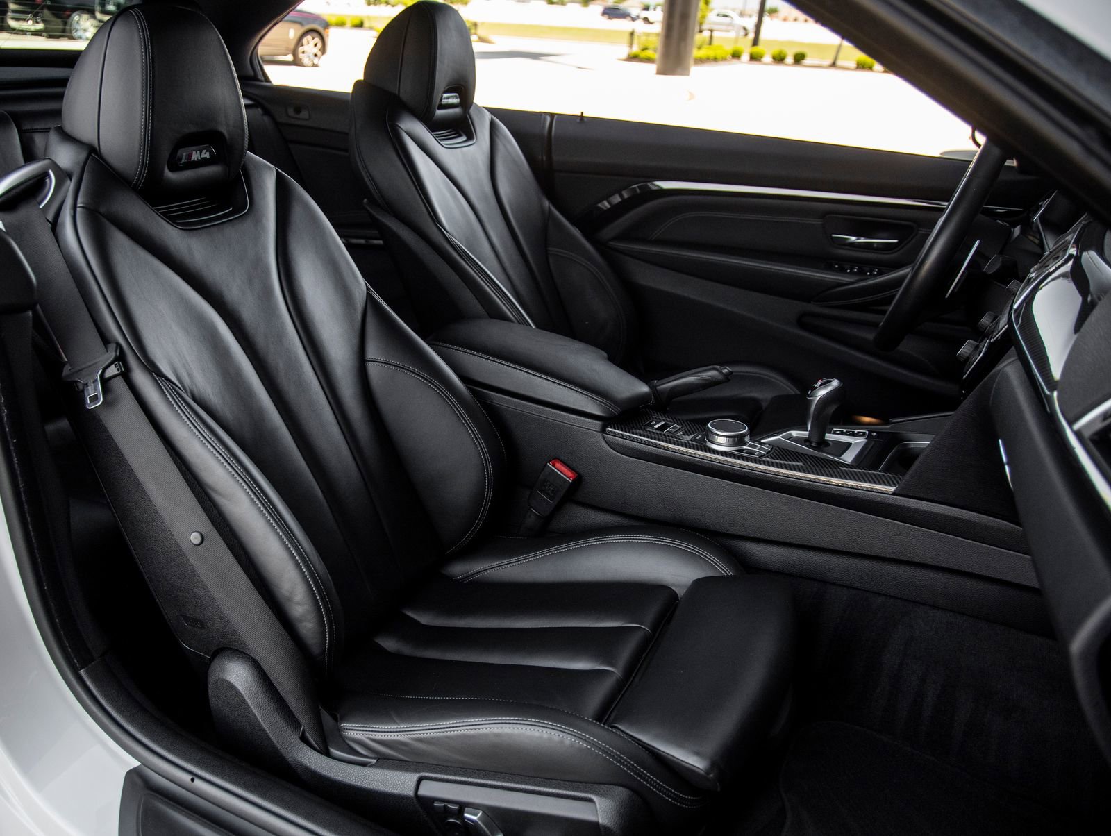 Used 2020 BMW M4 Convertible image 34