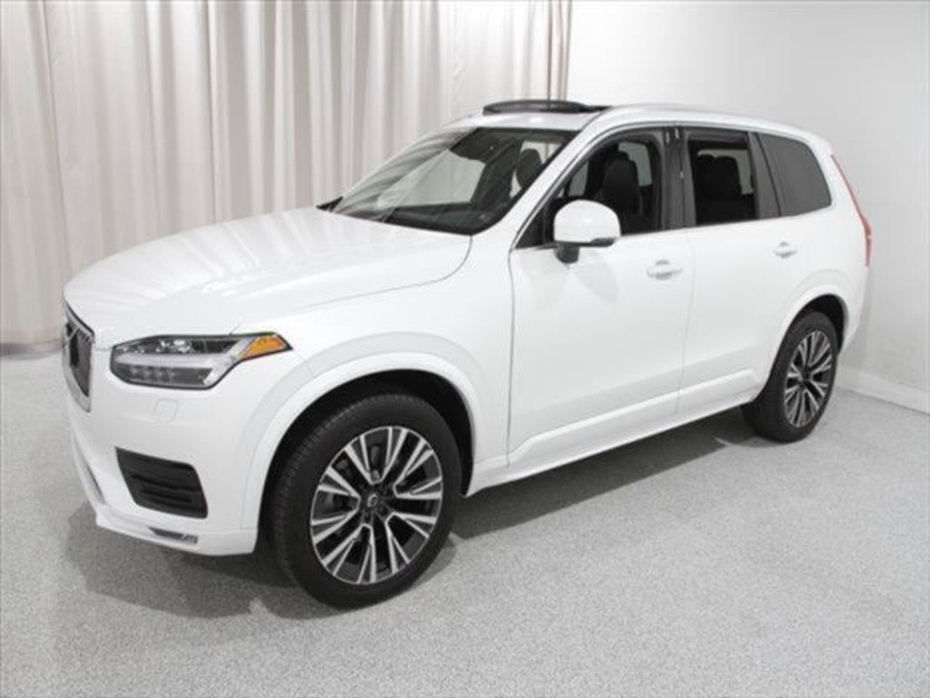 Used 2022 Volvo XC90 T6 Momentum w/ Climate Package image 3