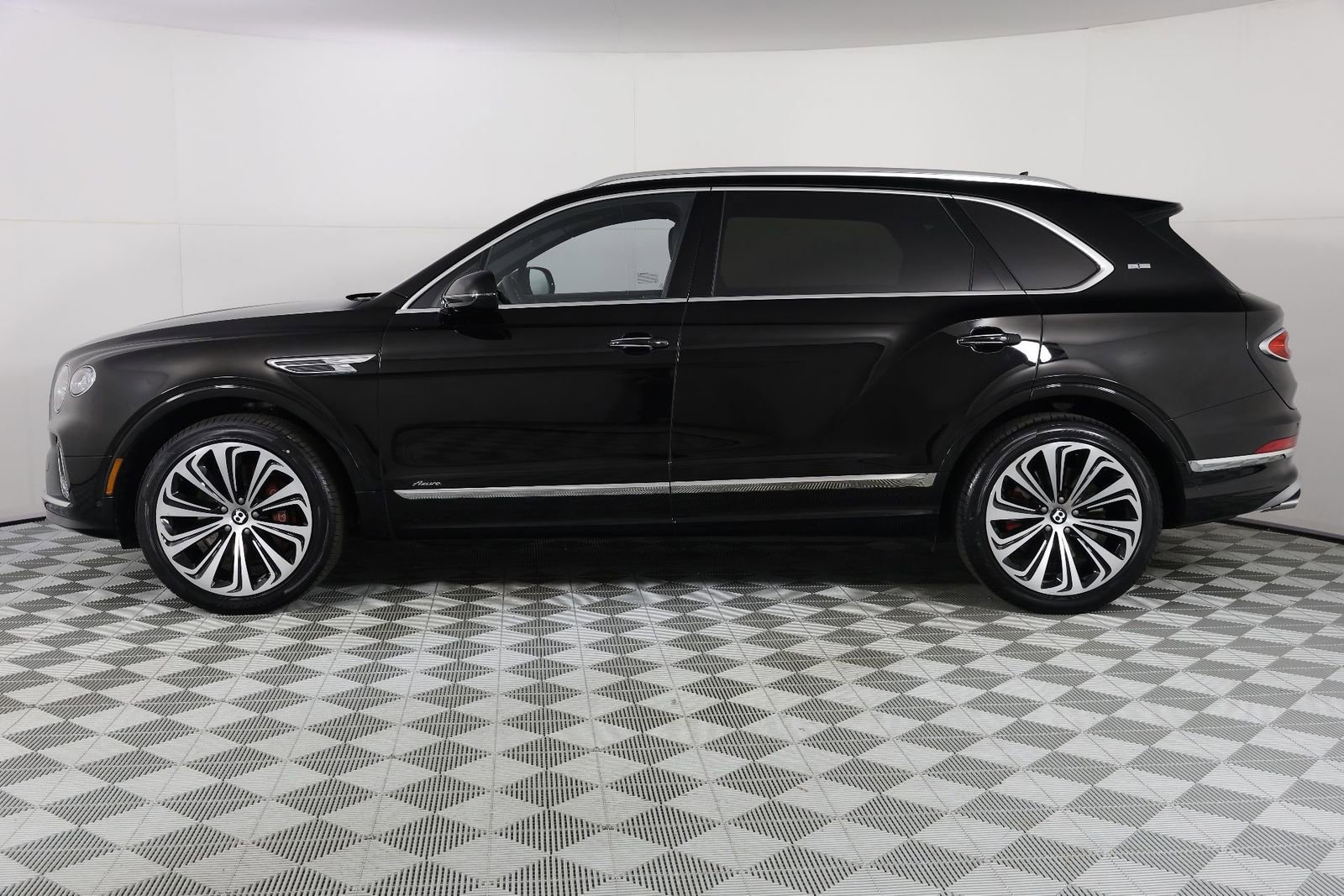 Used 2023 Bentley Bentayga Extended Wheelbase image 5