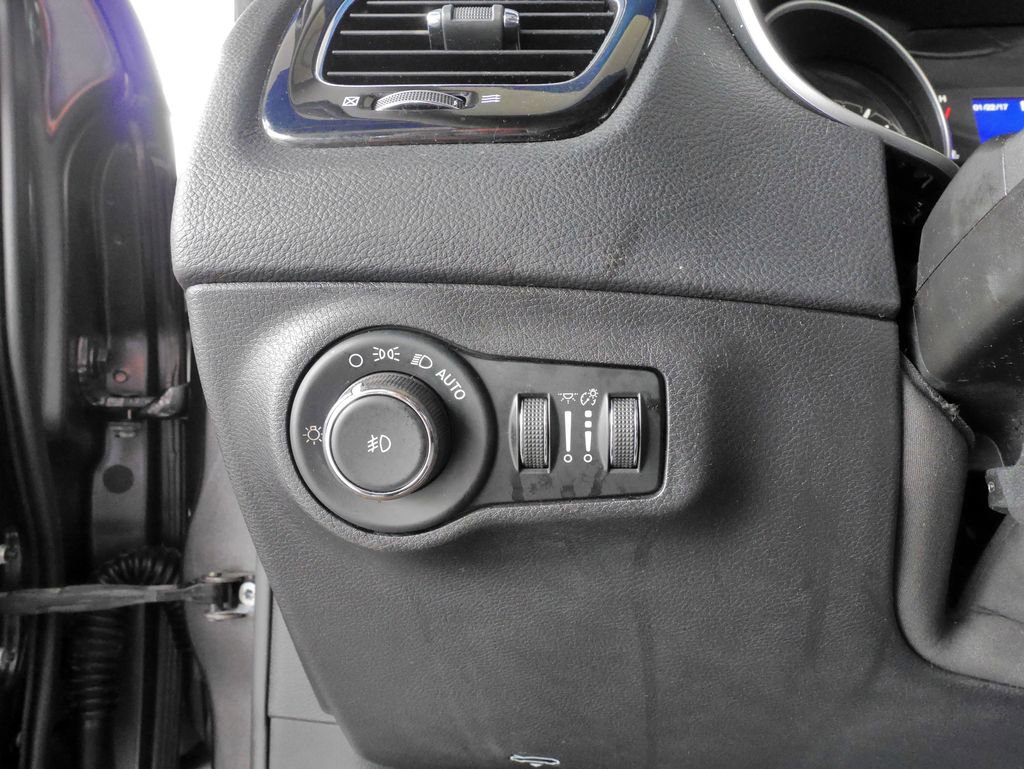 Used 2019 Jeep Compass Latitude FWD image 22