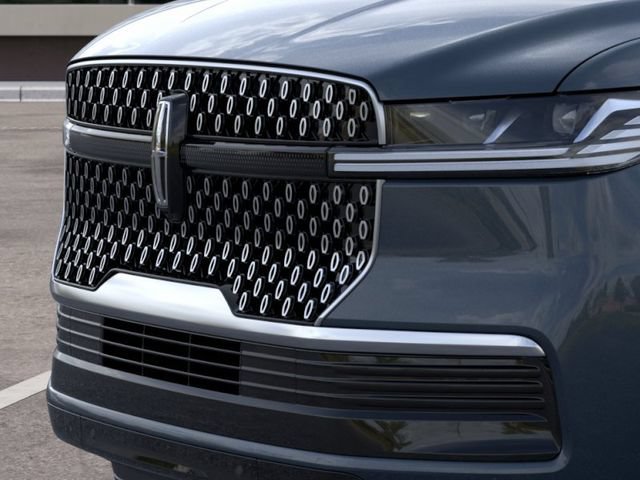 New 2026 Lincoln Navigator L Premier AWD/4WD image 17