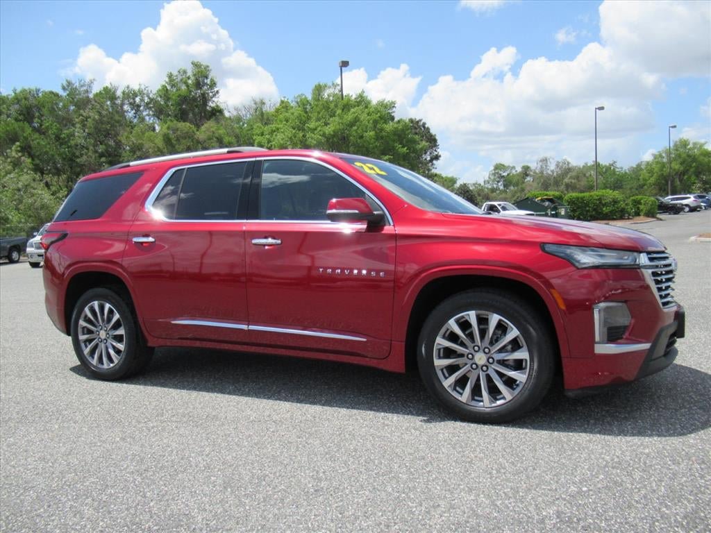 Used 2022 Chevrolet Traverse Premier AWD/4WD image 2