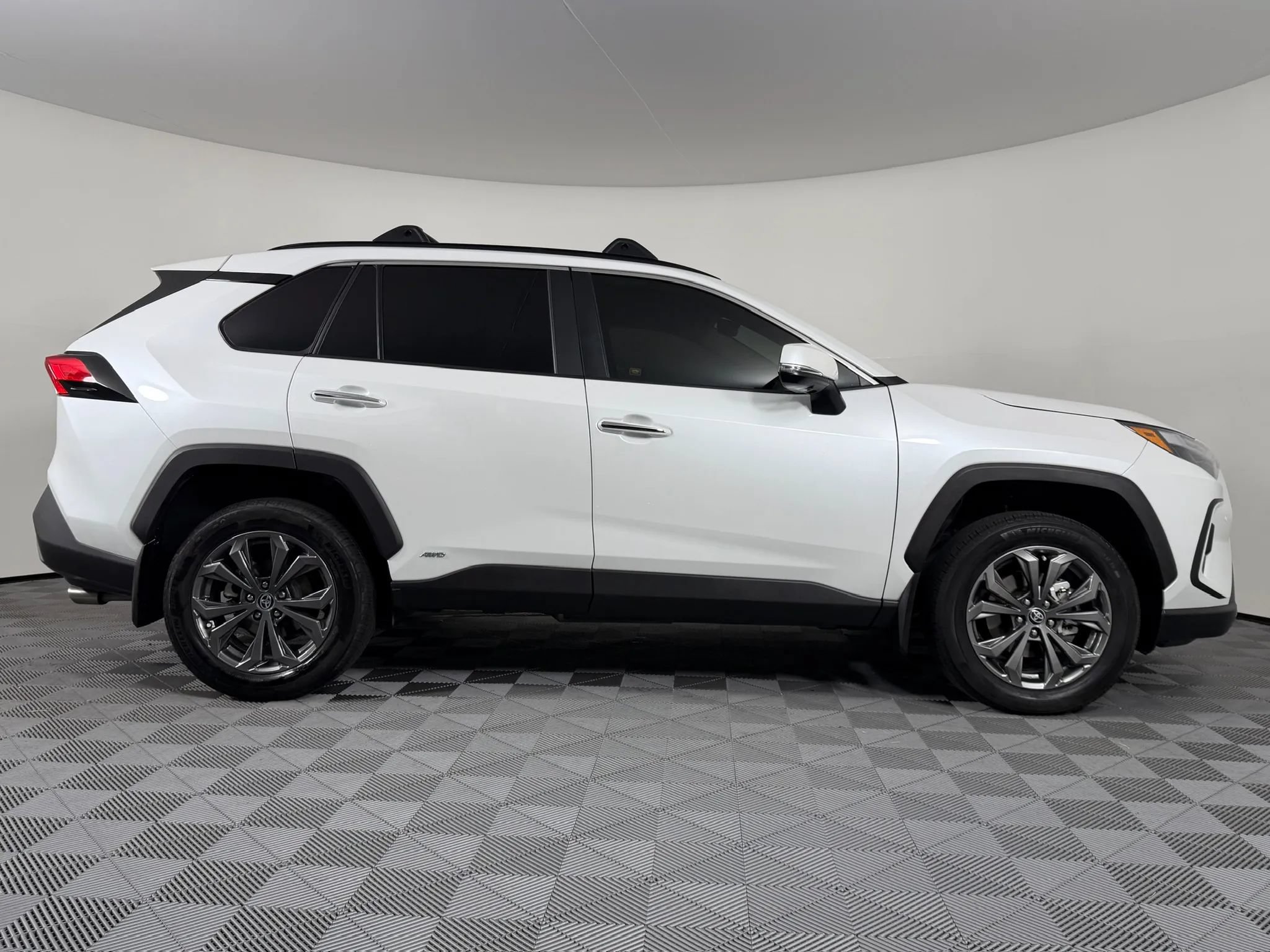 Used 2024 Toyota RAV4 Limited w/ Advanced Technology Package AWD/4WD image 18
