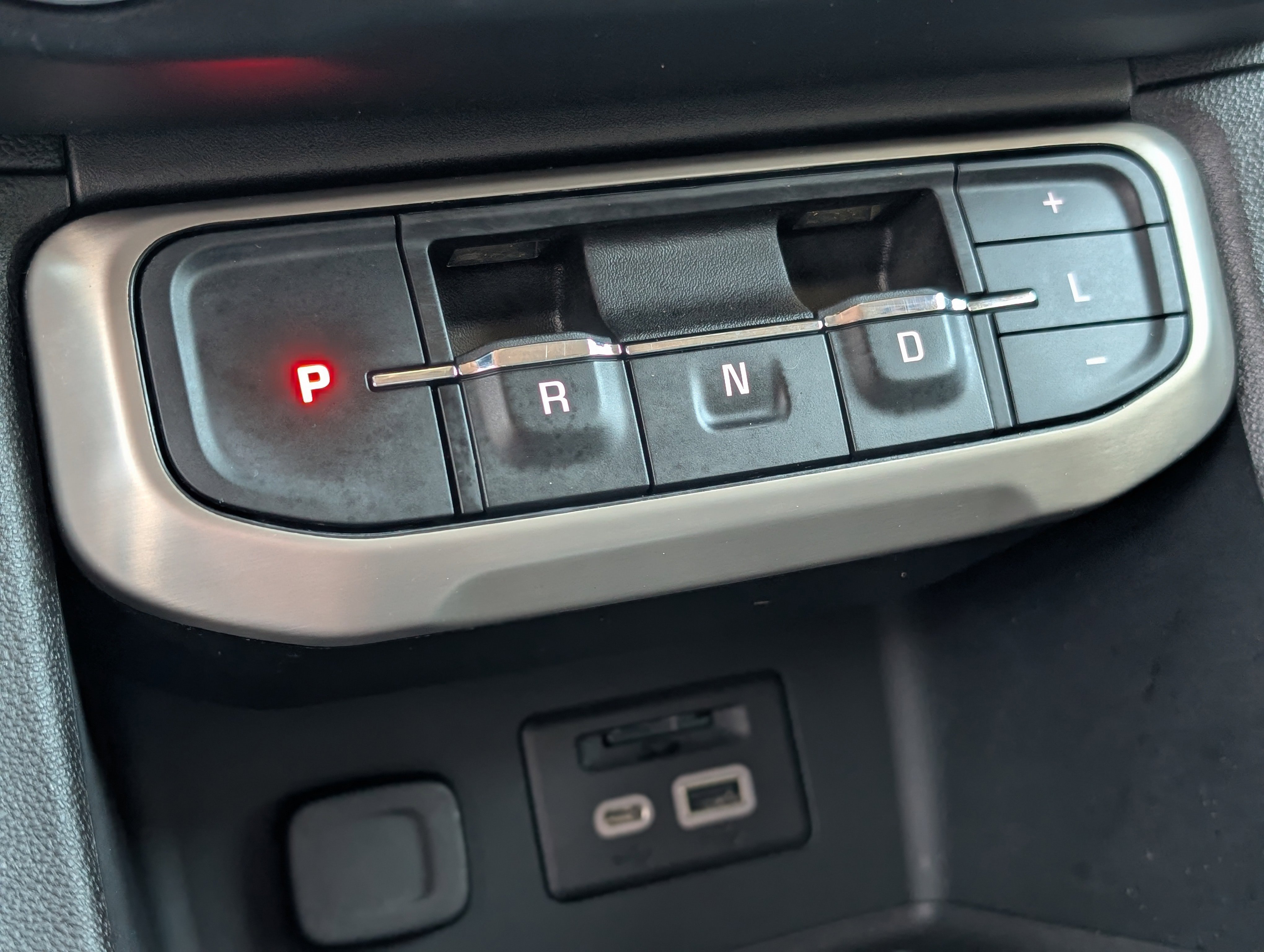 Used 2022 GMC Acadia Denali w/ Trailering Package image 23