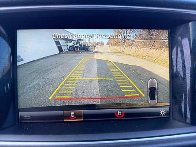 Used 2017 Mercedes-Benz SL 550 image 33