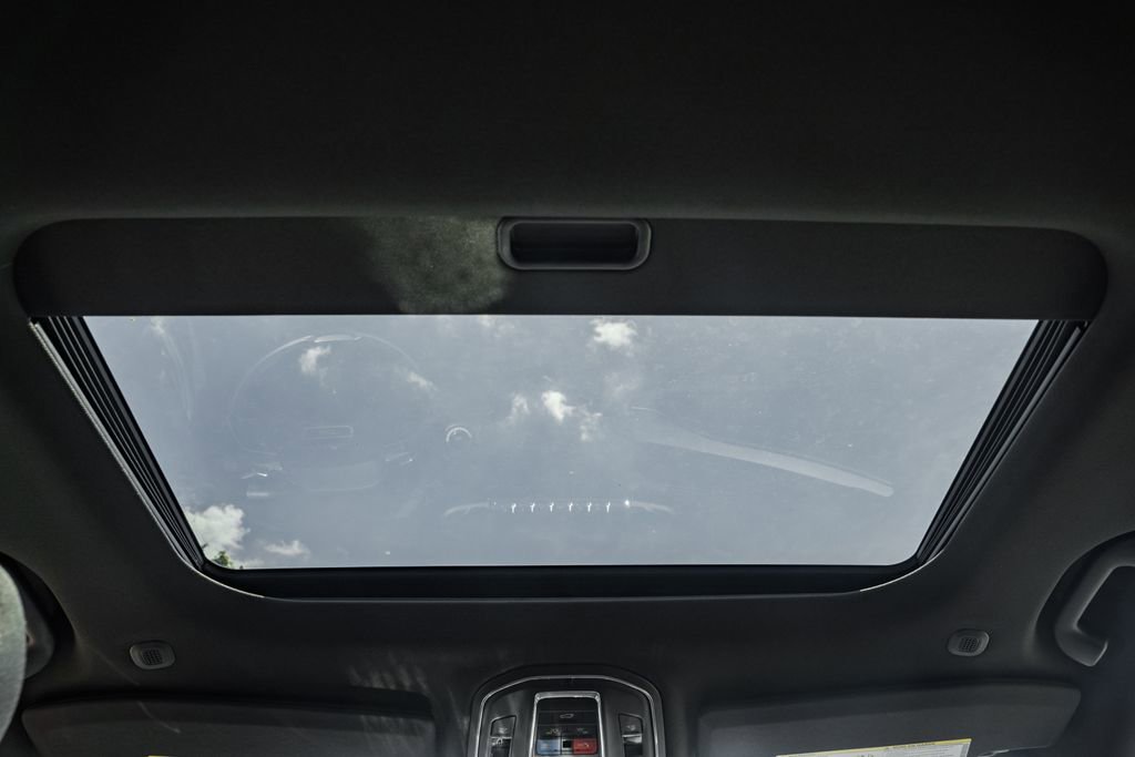 New 2025 Jeep Grand Cherokee Laredo X w/ Luxury Tech Group I image 34