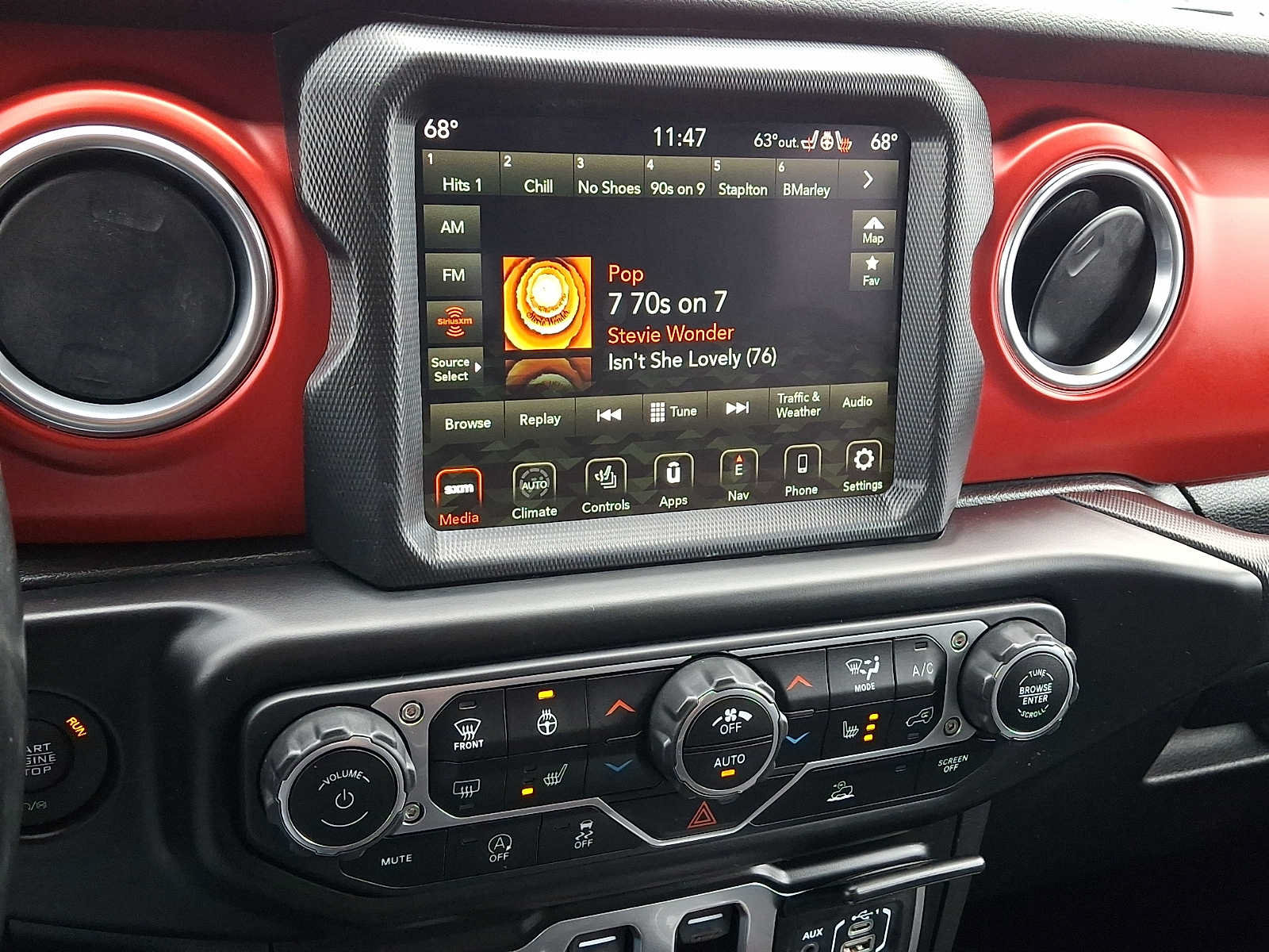 Used 2022 Jeep Wrangler Rubicon w/ Cold Weather Group AWD/4WD image 16