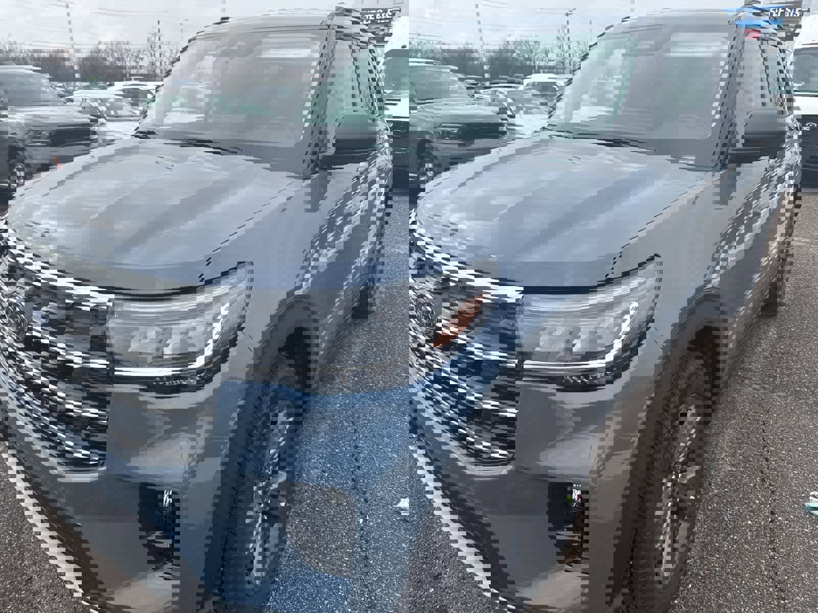 New 2026 Ford Explorer Active w/ Active Comfort Package image 2