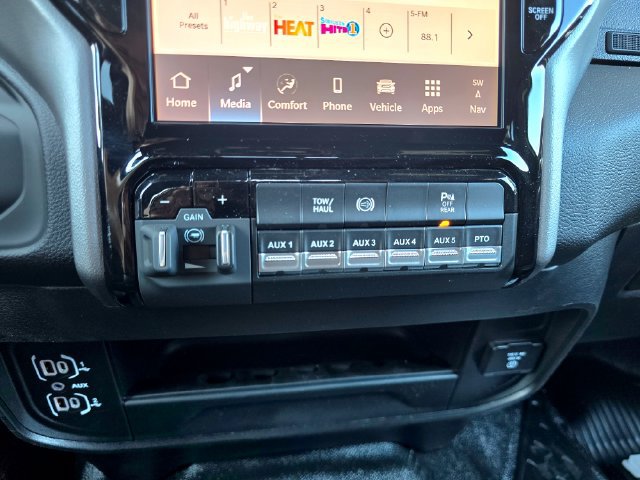 New 2026 RAM 3500 Big Horn AWD/4WD image 13