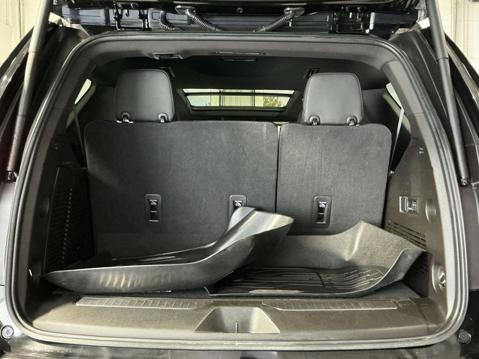 Used 2021 GMC Yukon Denali AWD/4WD image 27