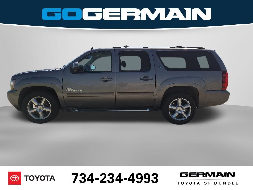 Used 2011 Chevrolet Suburban LT w/ Luxury Package AWD/4WD image 12