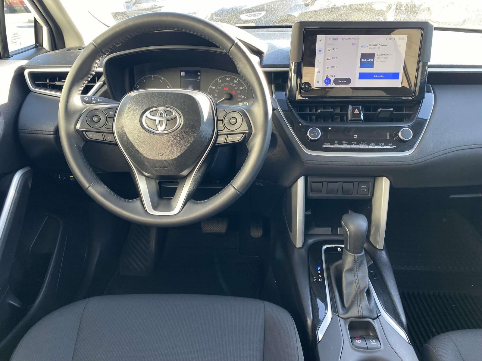 Used 2025 Toyota Corolla Cross LE FWD image 10