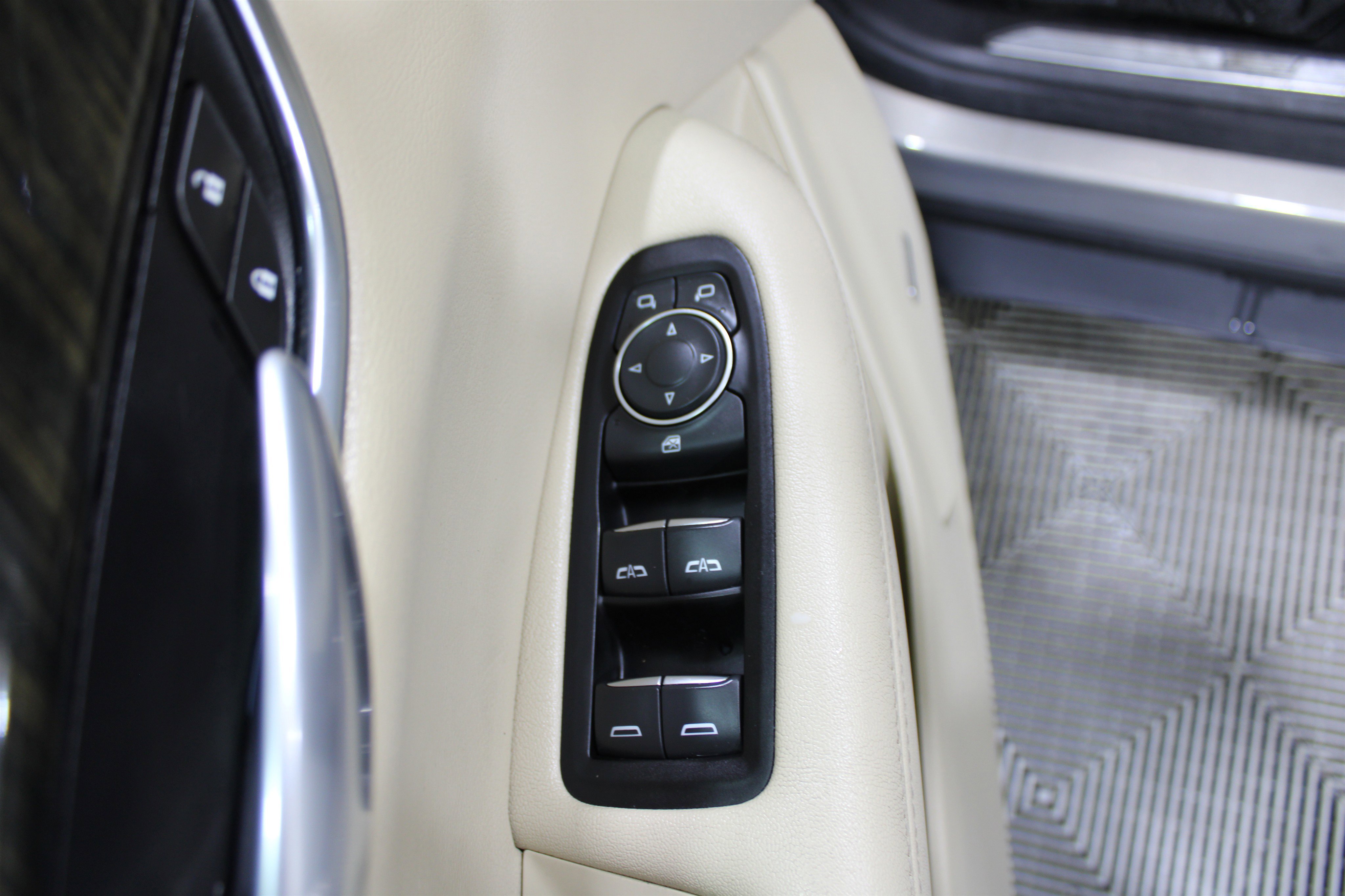 Used 2019 Cadillac XT5 FWD image 7