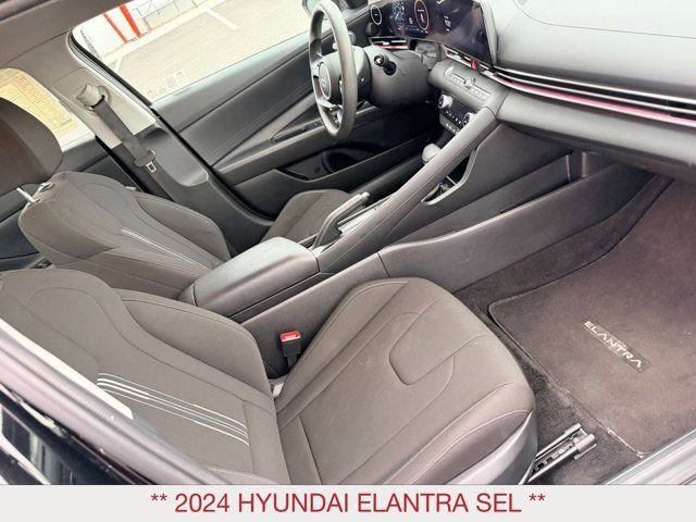 Used 2024 Hyundai Elantra SEL FWD image 11