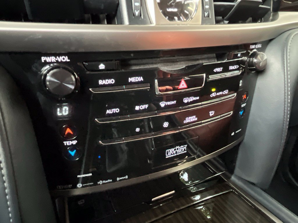 Used 2019 Lexus LX 570 4WD w/ Luxury Package image 33