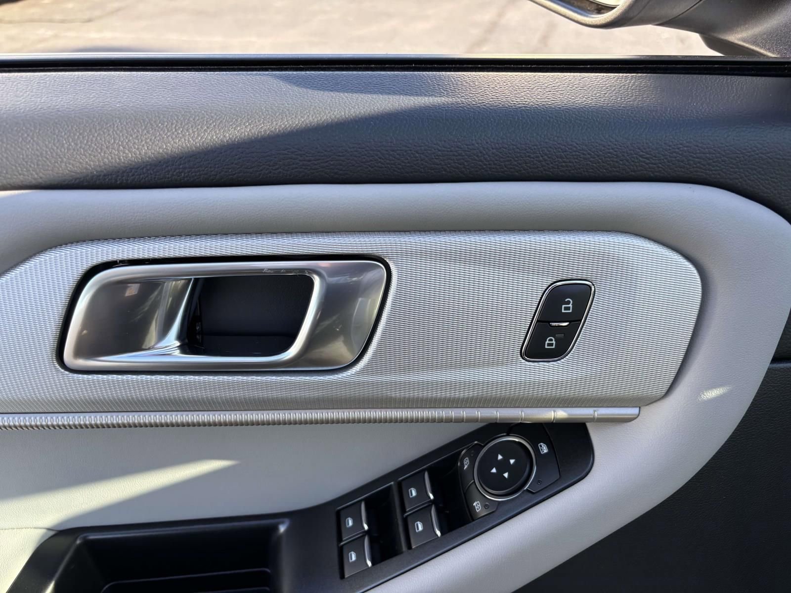 New 2026 Ford Explorer Active w/ Active Comfort Package image 12