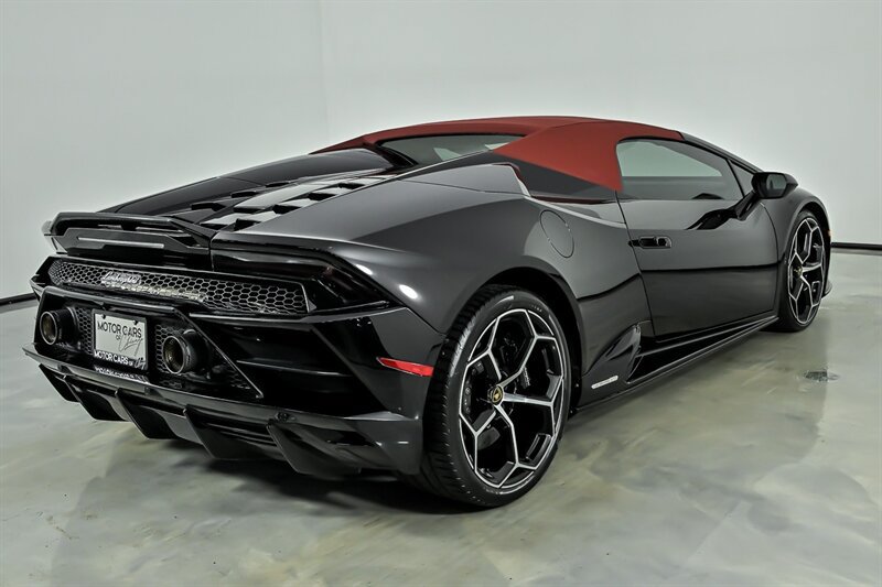 Used 2020 Lamborghini Huracan EVO AWD/4WD image 13