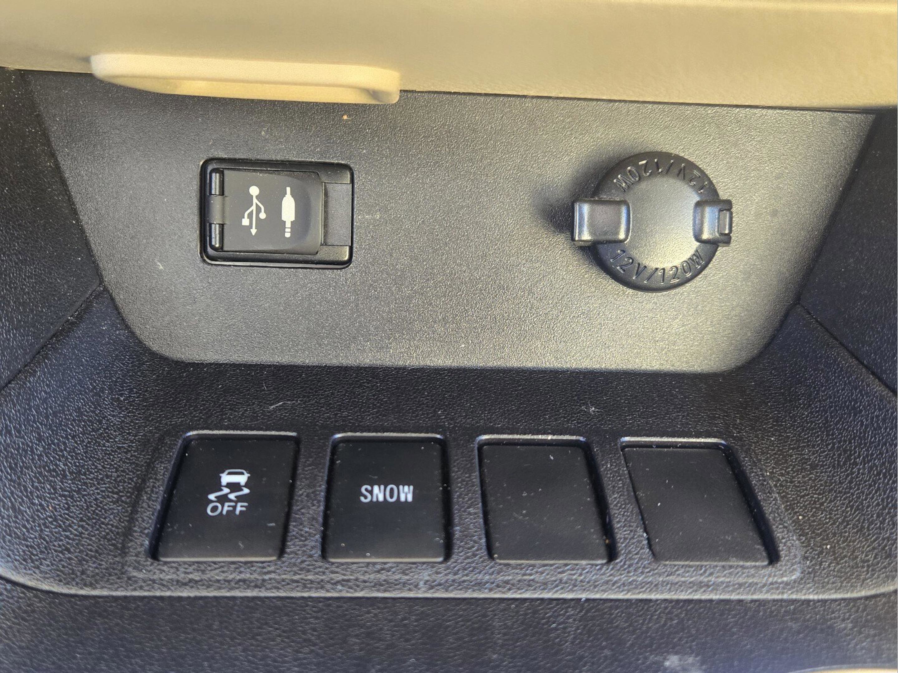 Used 2016 Toyota Highlander Limited Platinum image 18