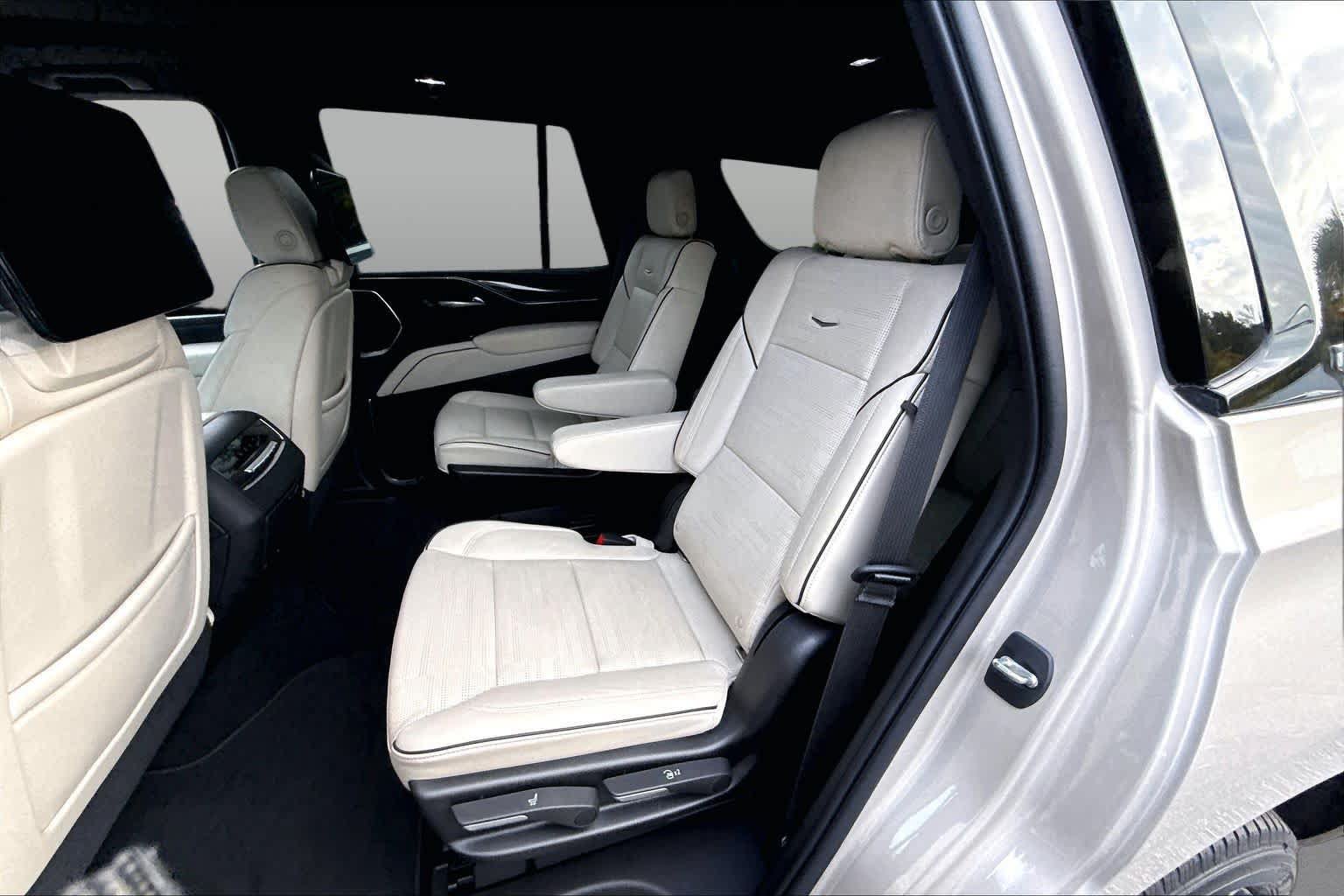 Used 2021 Cadillac Escalade Sport w/ Driver Assist Tech Package AWD/4WD image 20