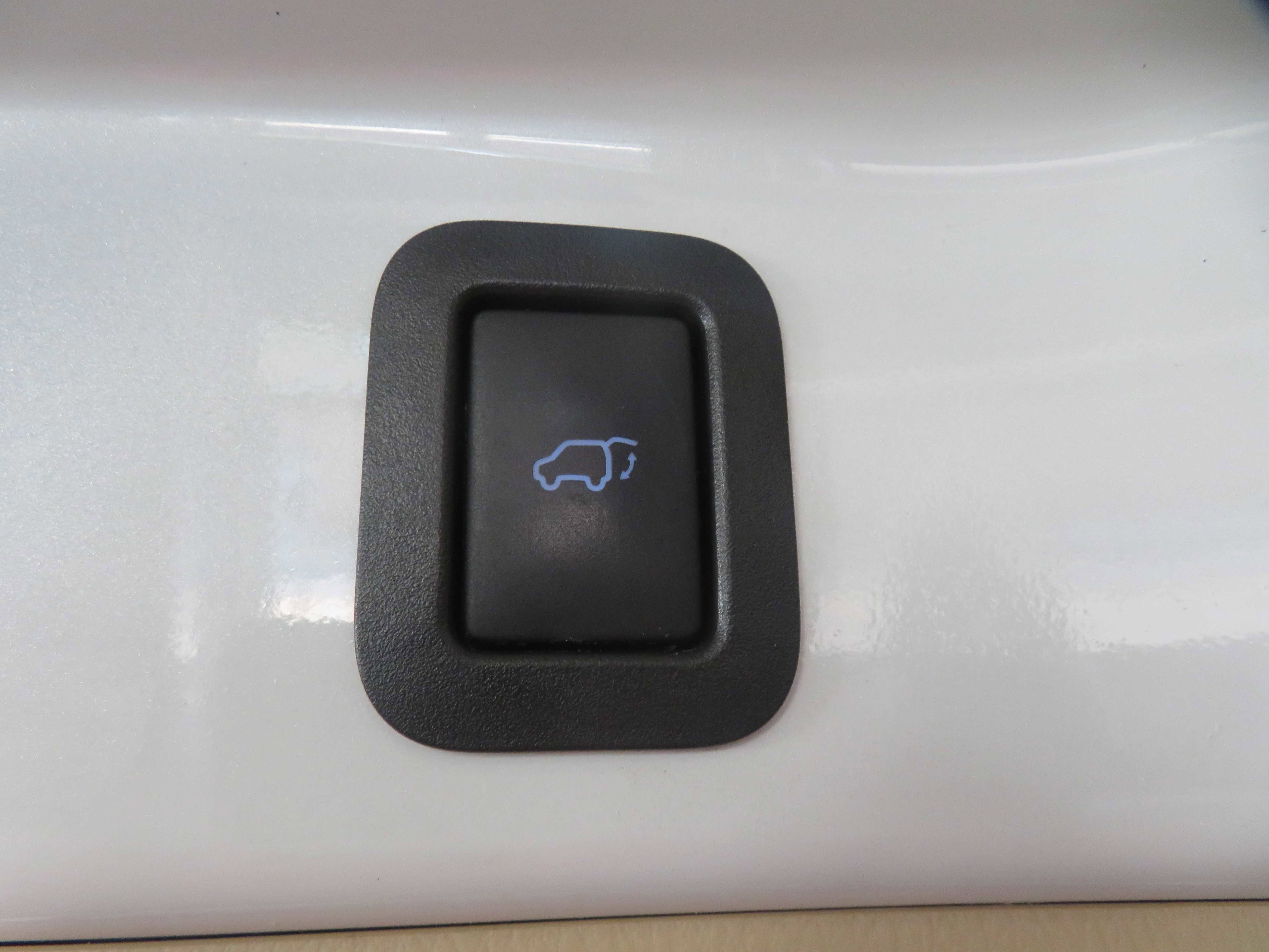 Used 2014 Toyota Highlander Plus FWD image 50