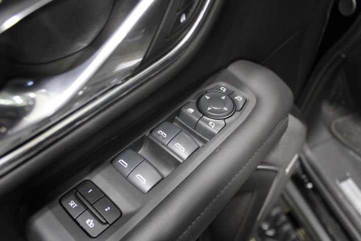 Used 2024 Chevrolet Tahoe Z71 w/ Z71 Off-Road Package AWD/4WD image 19