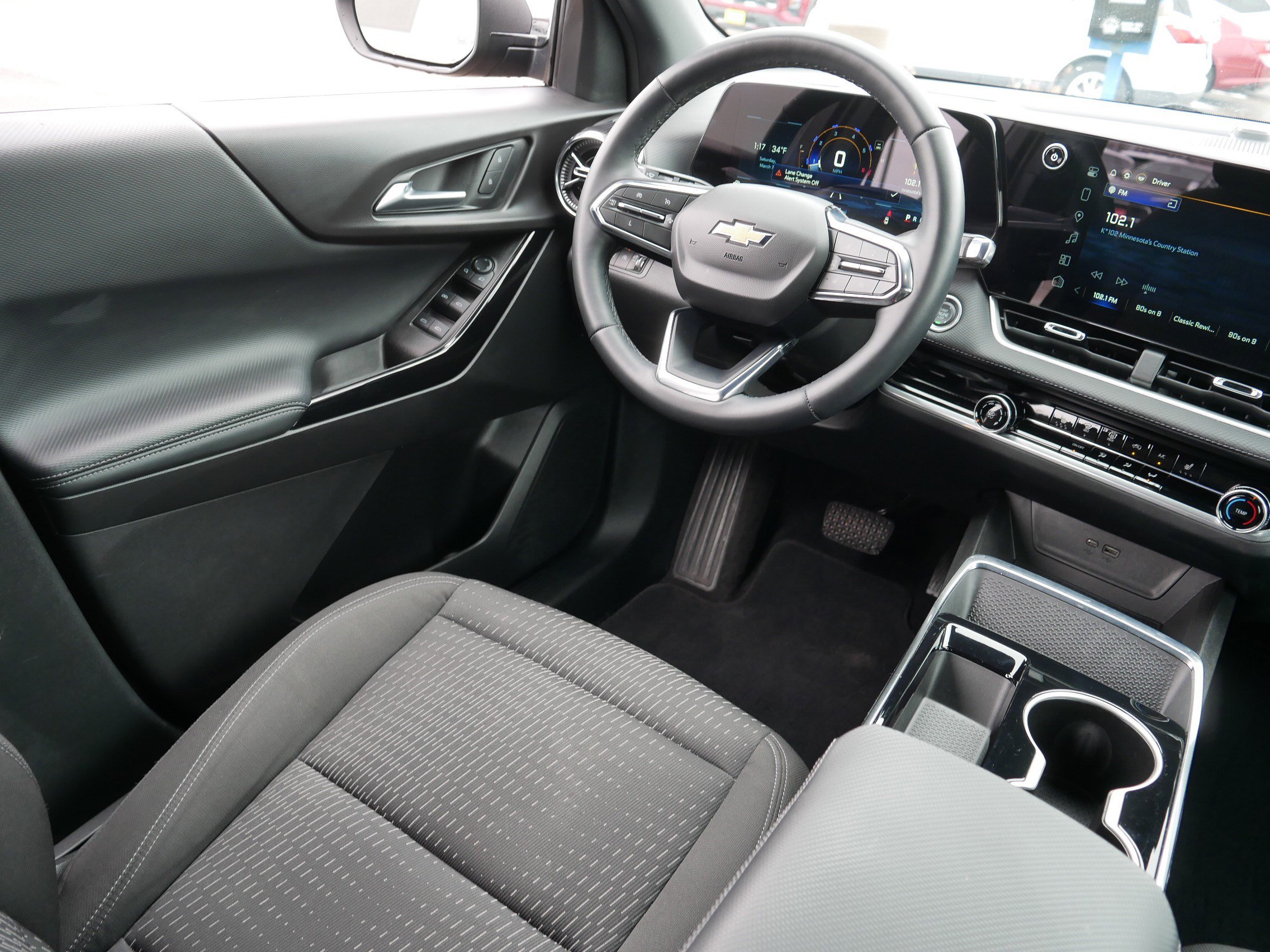 Used 2025 Chevrolet Equinox LT image 9