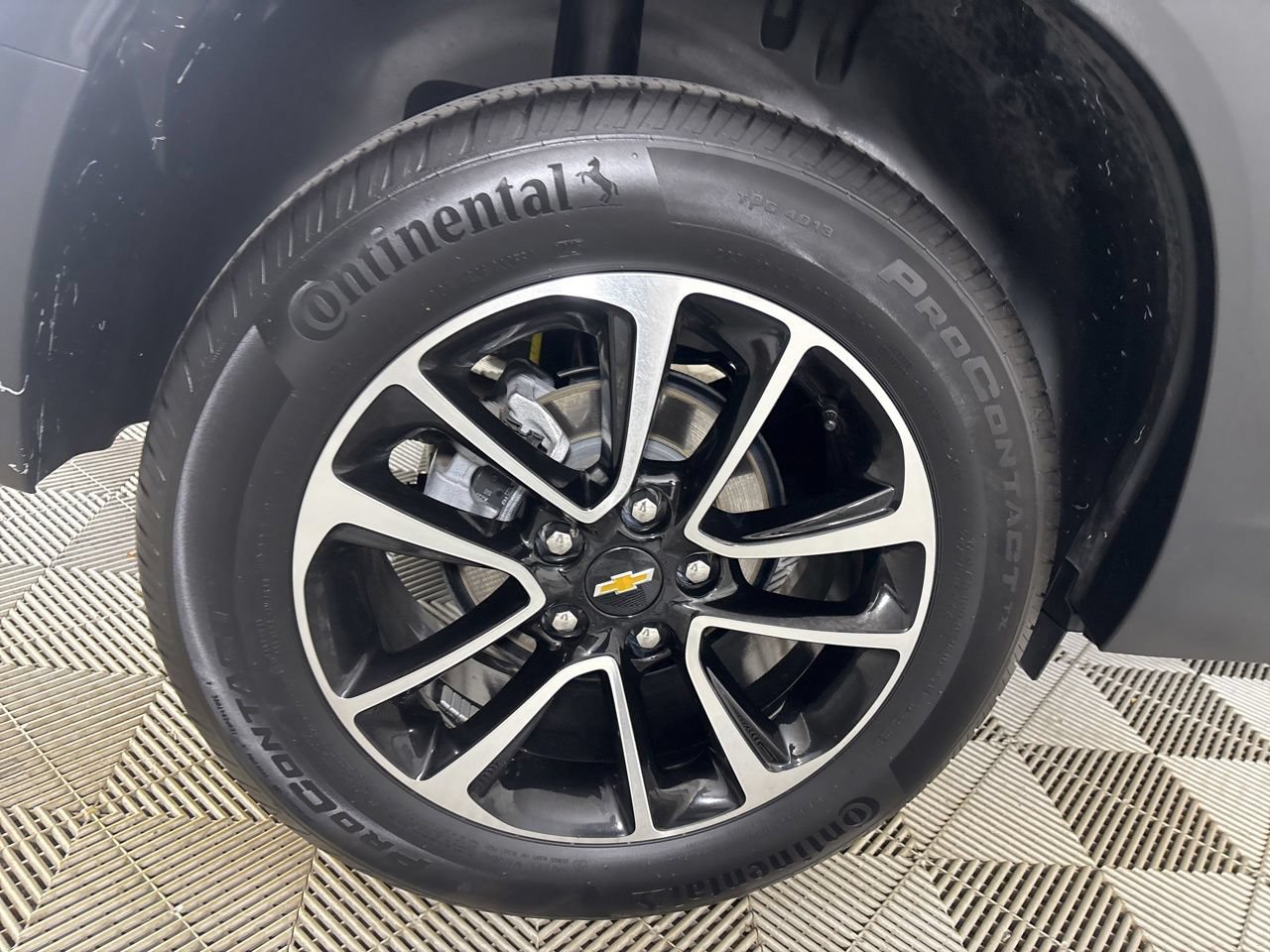 Used 2025 Chevrolet TrailBlazer LT AWD/4WD image 29