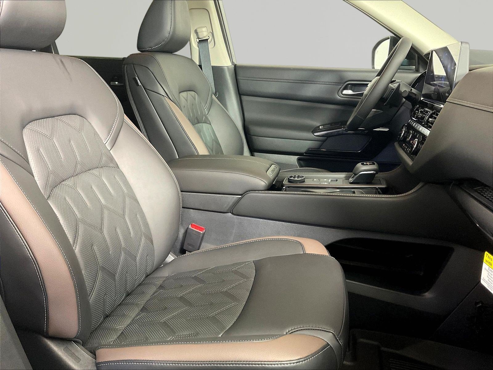 New 2026 Nissan Pathfinder Platinum AWD/4WD image 19