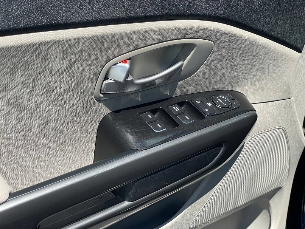 Used 2020 Kia Sedona LX FWD image 14