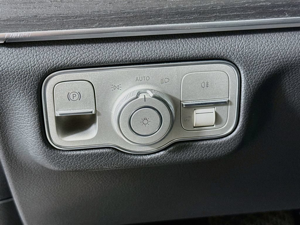 Used 2025 Mercedes-Benz GLE 450 4MATIC image 10