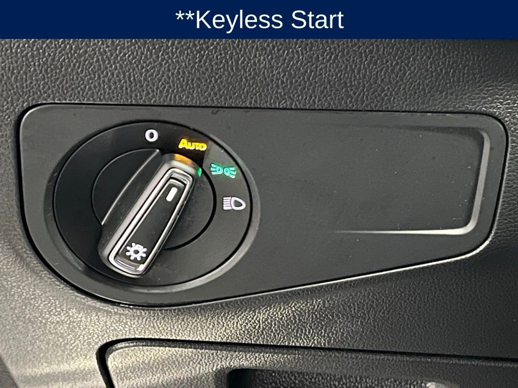 Certified 2022 Volkswagen Tiguan SE R-Line image 16