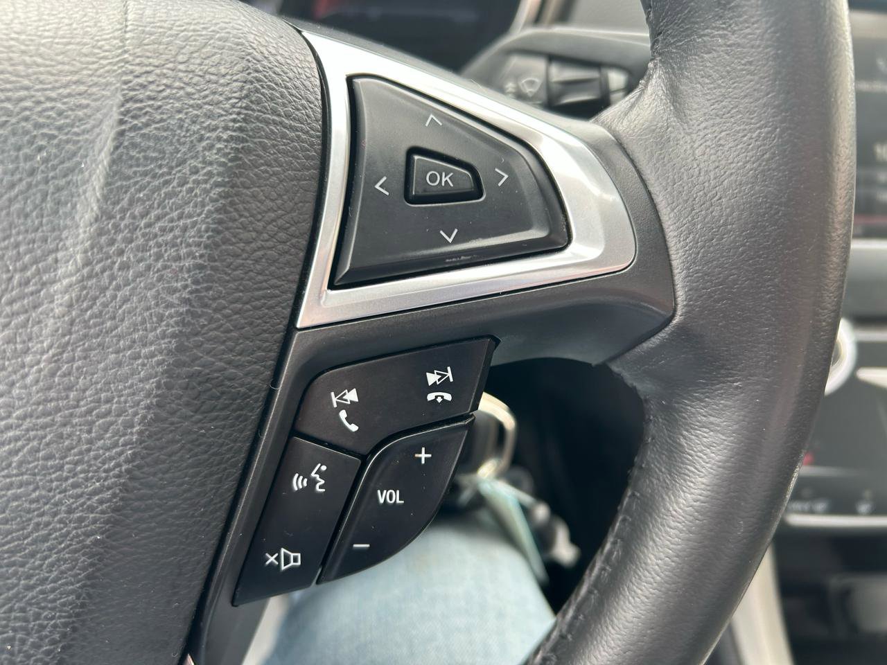 Used 2014 Ford Fusion SE w/ Equipment Group 202A FWD image 20