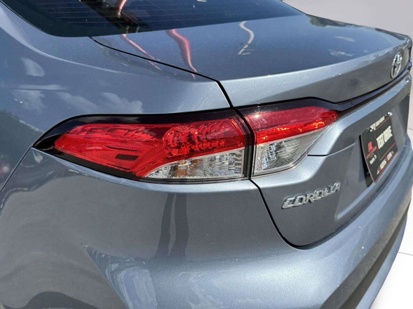 Used 2021 Toyota Corolla LE FWD image 13