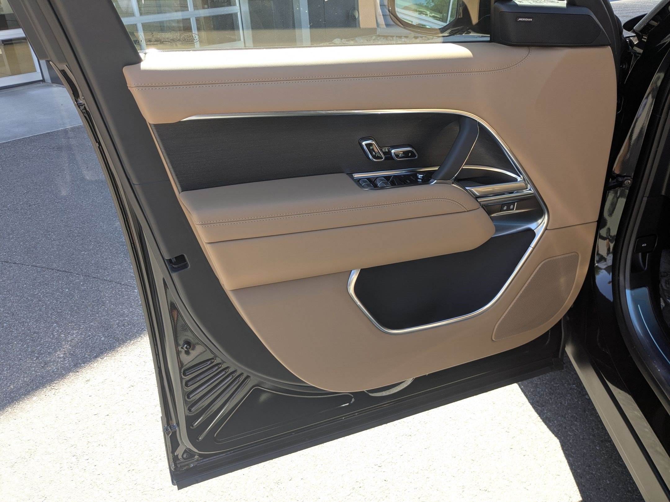 New 2026 Land Rover Range Rover SE AWD/4WD image 12