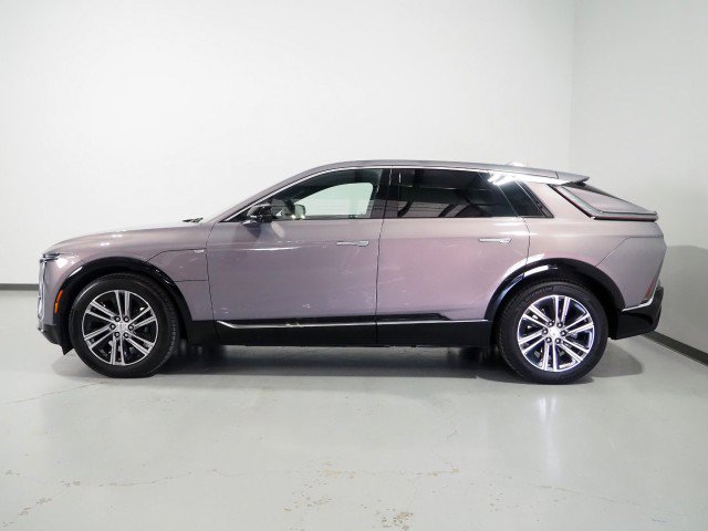 Used 2024 Cadillac Lyriq AWD Luxury image 9