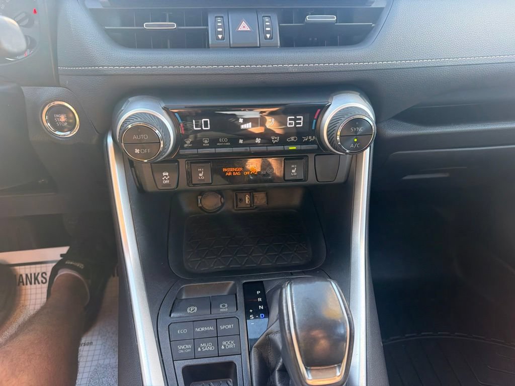 Used 2019 Toyota RAV4 XLE Premium w/ Cold Weather Package AWD/4WD image 34