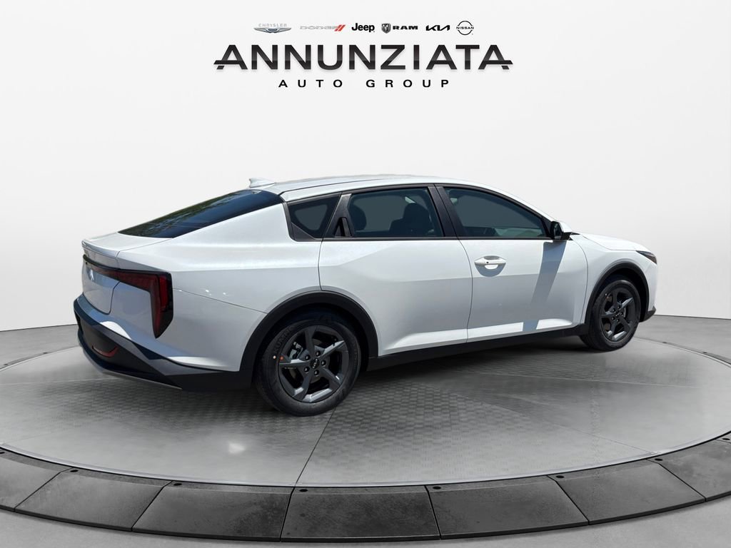 New 2025 Kia K4 LXS FWD image 5