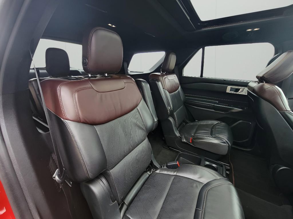 Used 2020 Ford Explorer Platinum w/ Premium Technology Package image 35