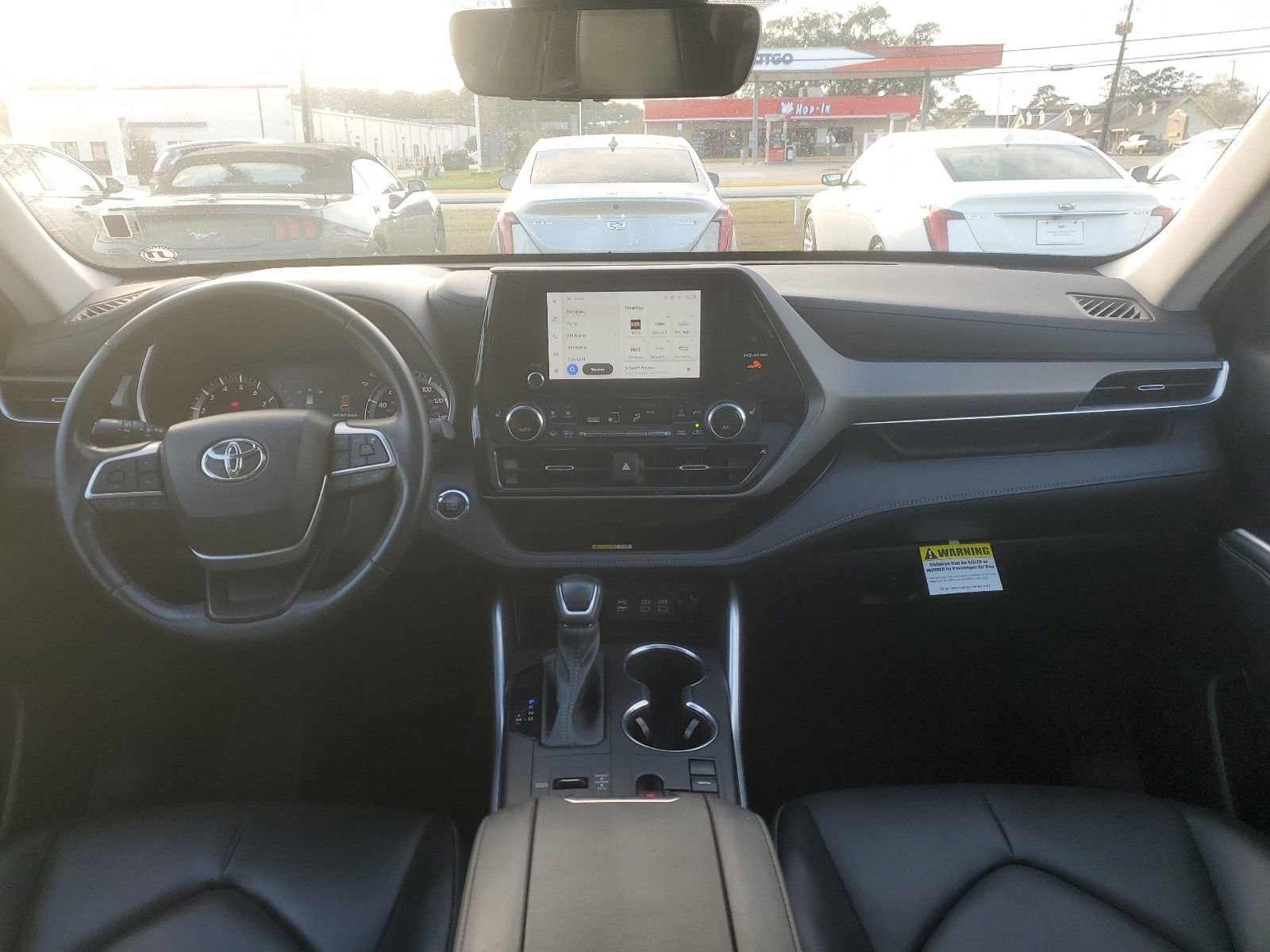 Used 2023 Toyota Highlander XLE image 13