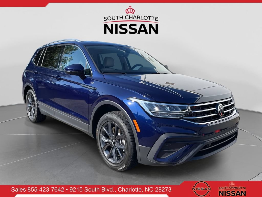 Used 2023 Volkswagen Tiguan SE FWD image 1