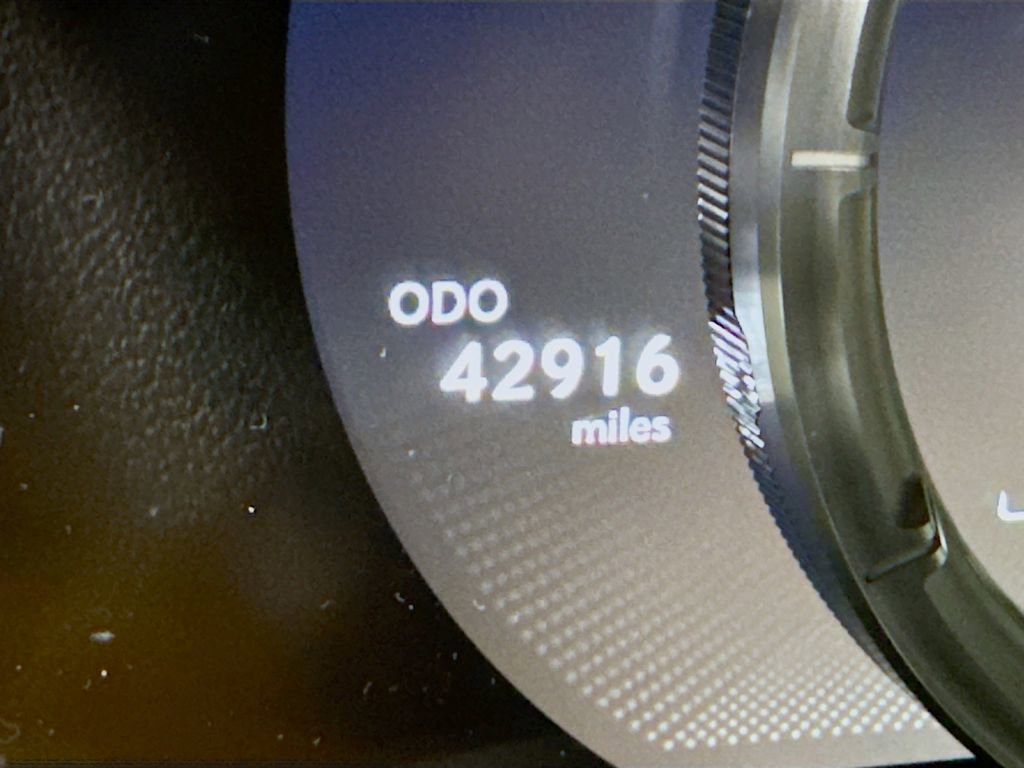 Used 2022 Lexus LS 500 F Sport w/ Accessory Package (Z1) image 4