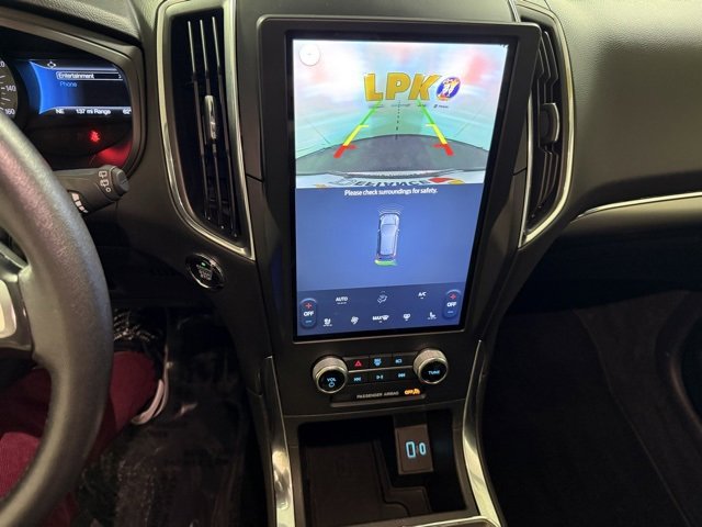 Used 2024 Ford Edge Titanium image 38