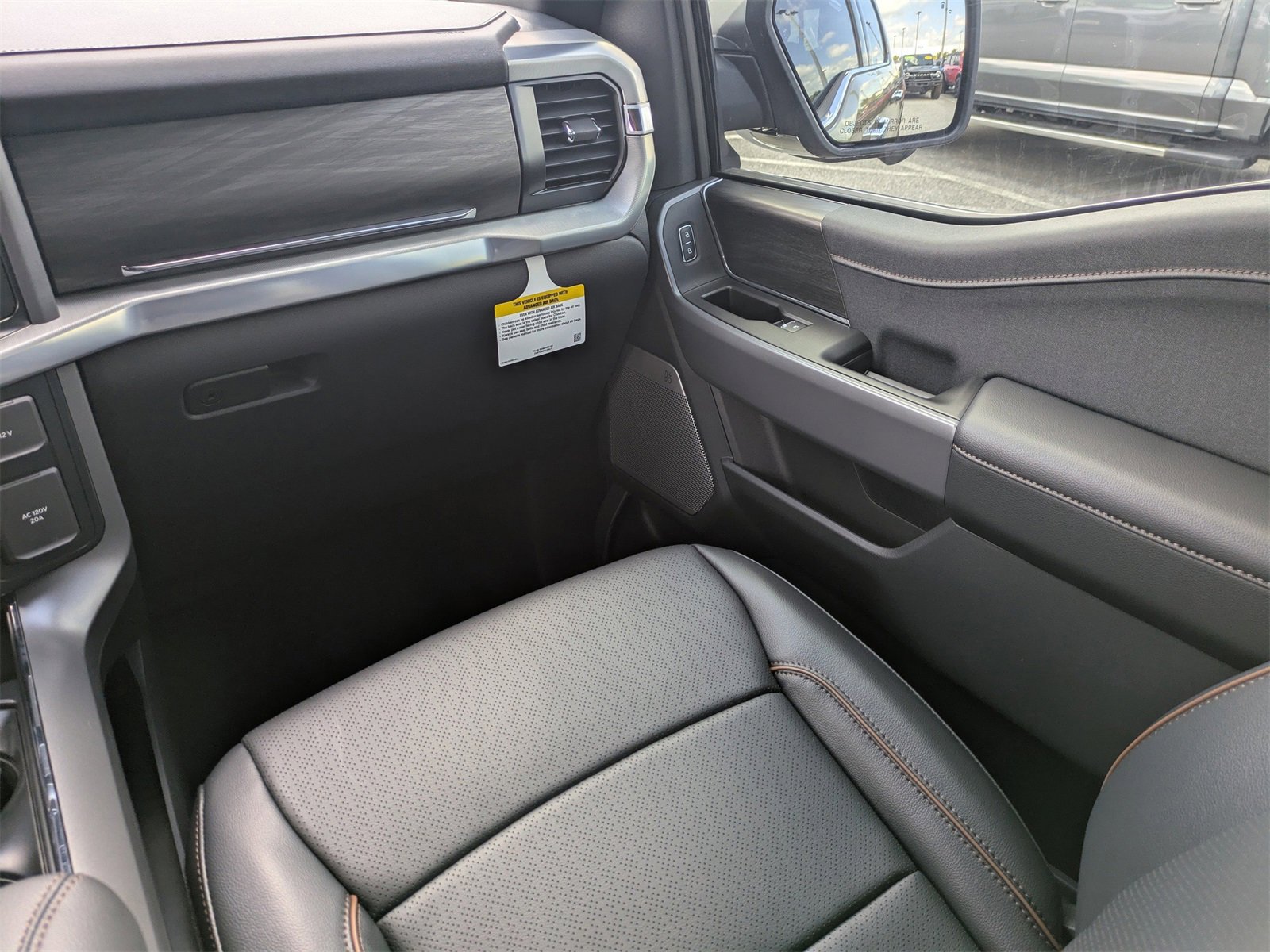 New 2025 Ford F150 Lariat w/ Equipment Group 502A High image 19