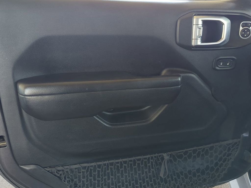 Used 2018 Jeep Wrangler Unlimited Rubicon w/ Dual Top Group image 19