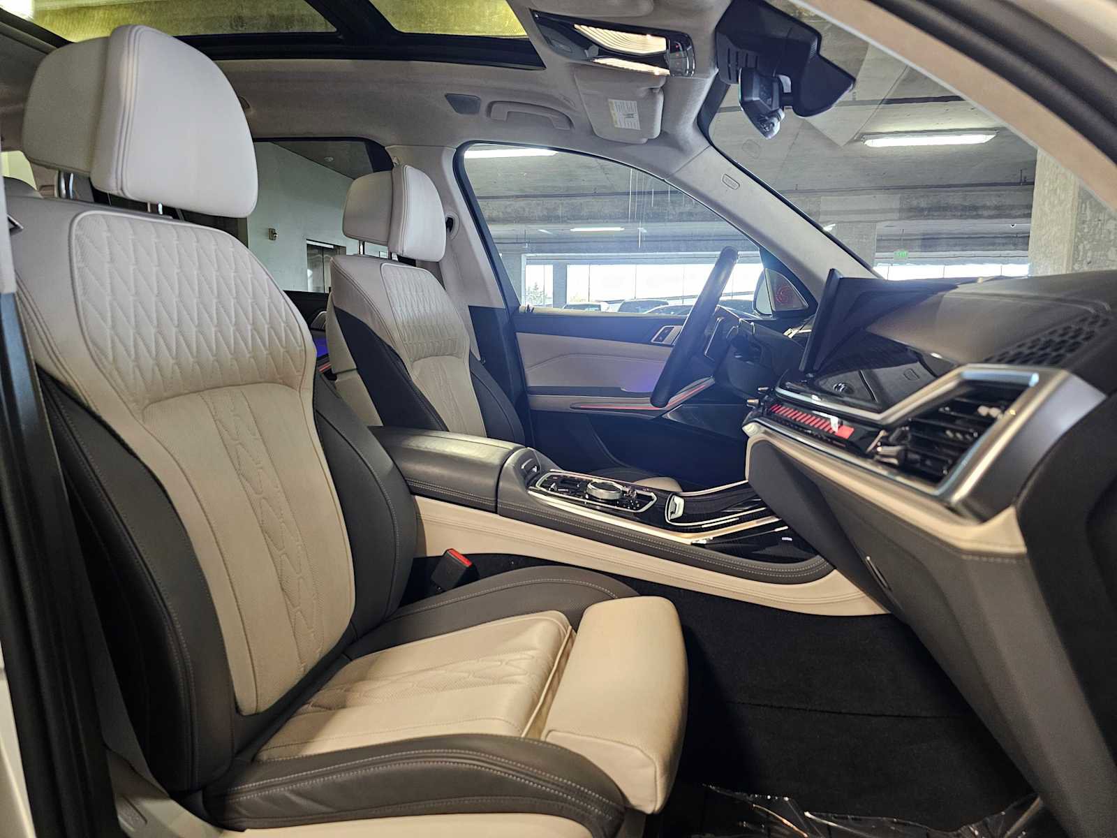 Used 2023 BMW X7 M60i w/ Executive Package AWD/4WD image 43
