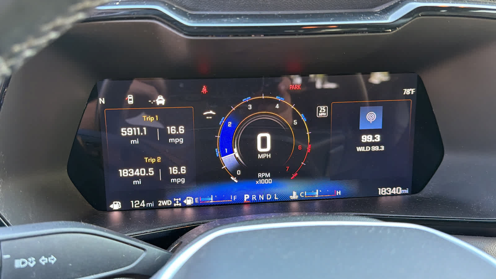 Used 2025 Chevrolet Colorado ZR2 w/ Technology Package AWD/4WD image 11