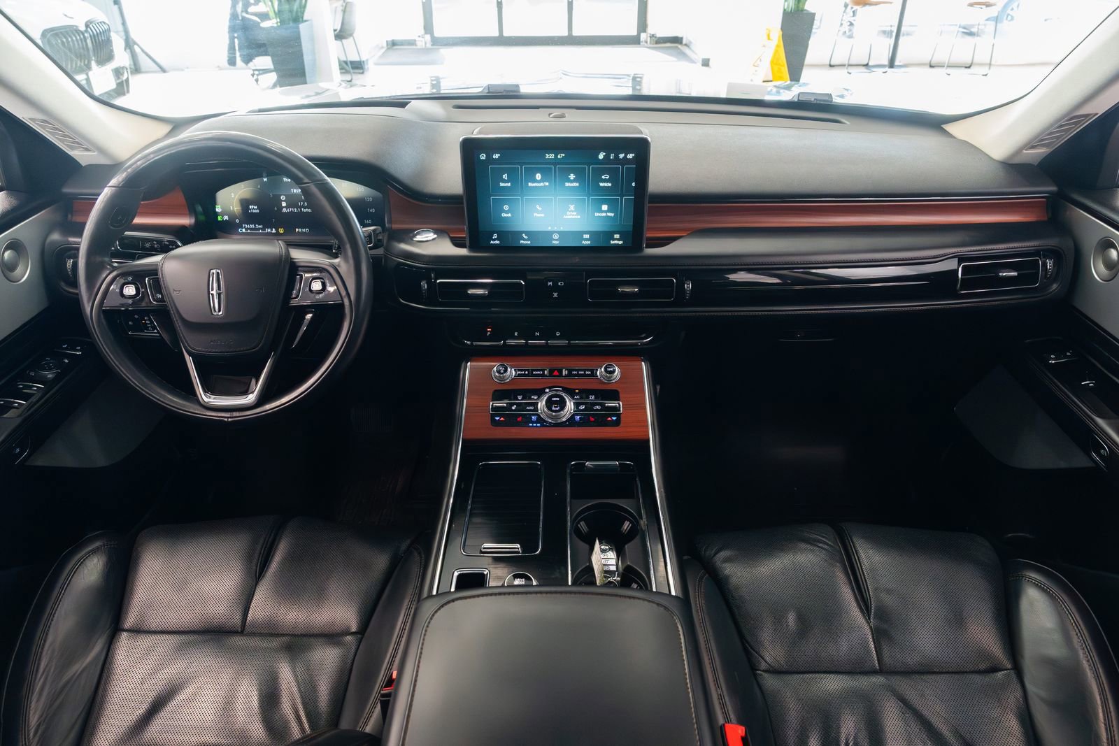 Used 2021 Lincoln Aviator Reserve w/ Equipment Group 210A image 9